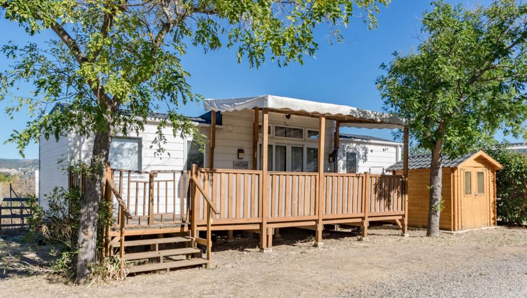 Mobilhome avec terrasse abritée